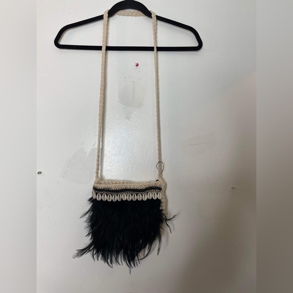 Hand Made Macrame Feather Pouch - Black - Picture 4 of 8